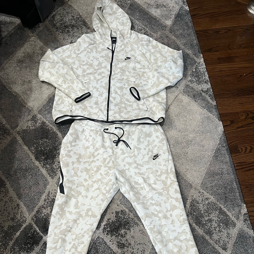 Nike Mens Cream & White Camo Sportswear Tech Fleece Printed Zip Hoodie